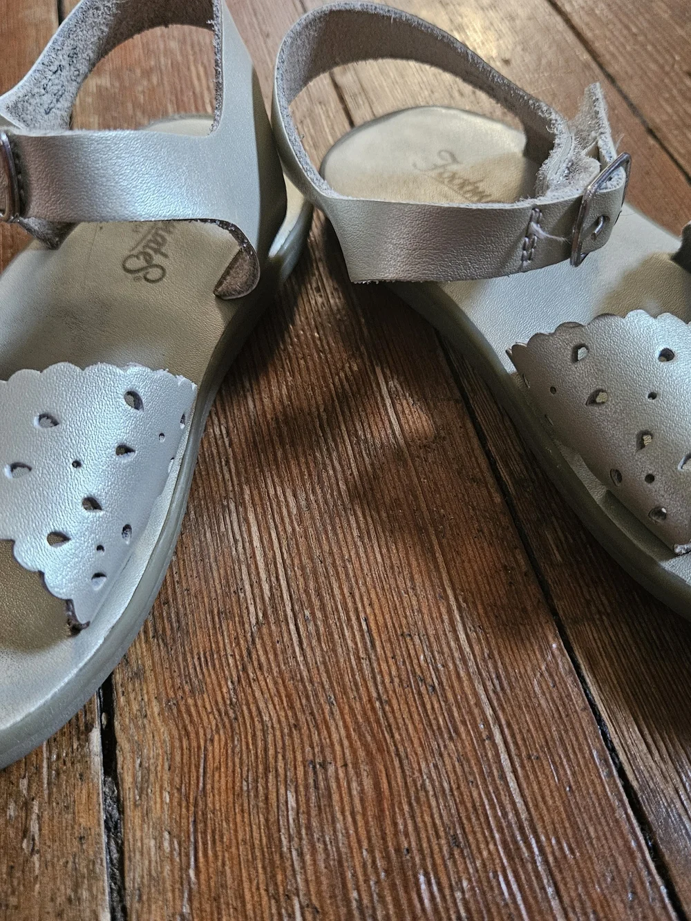 FootMates Ariel Scalloped Buckle Kids Sandals